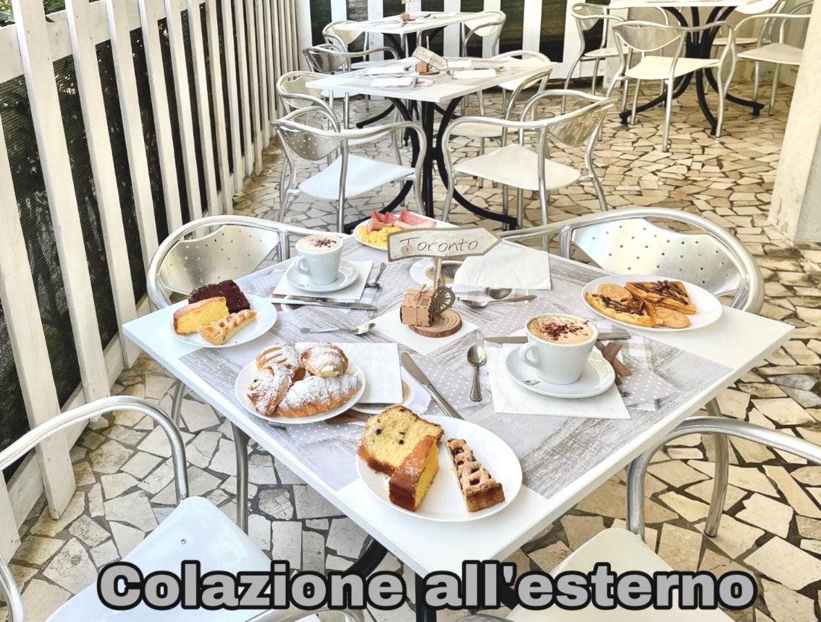 Hotel Niagara Riccione Eksteriør billede