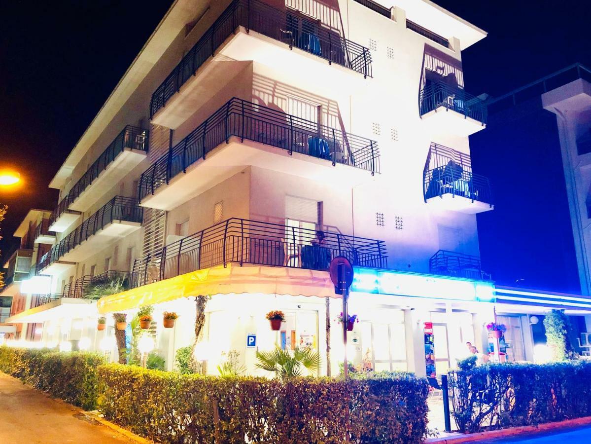 Hotel Niagara Riccione Eksteriør billede