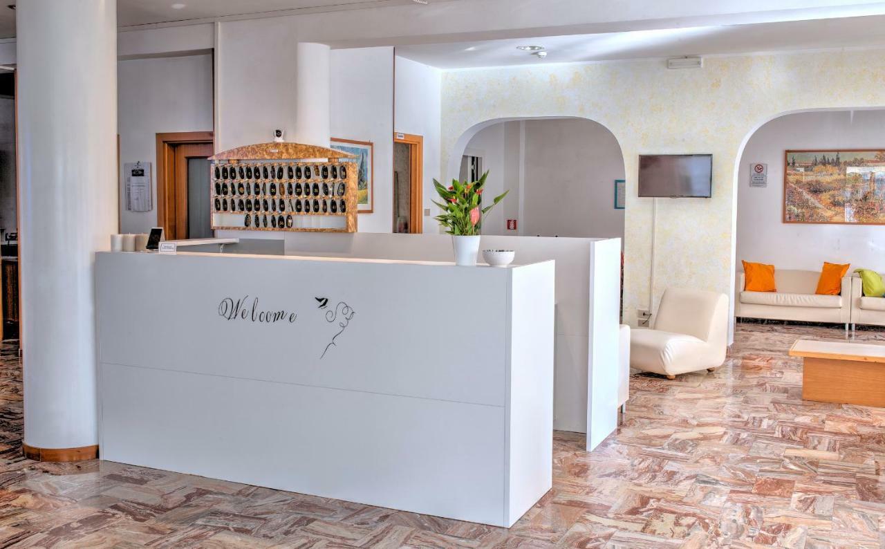 Hotel Niagara Riccione Eksteriør billede