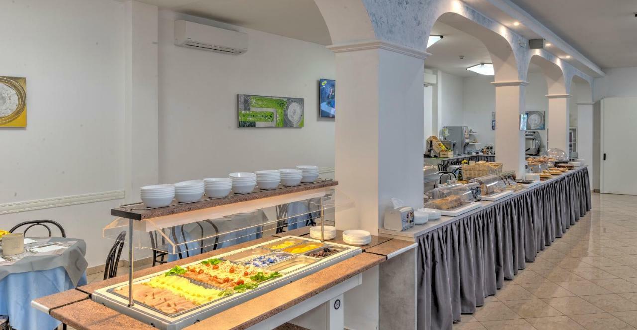 Hotel Niagara Riccione Eksteriør billede