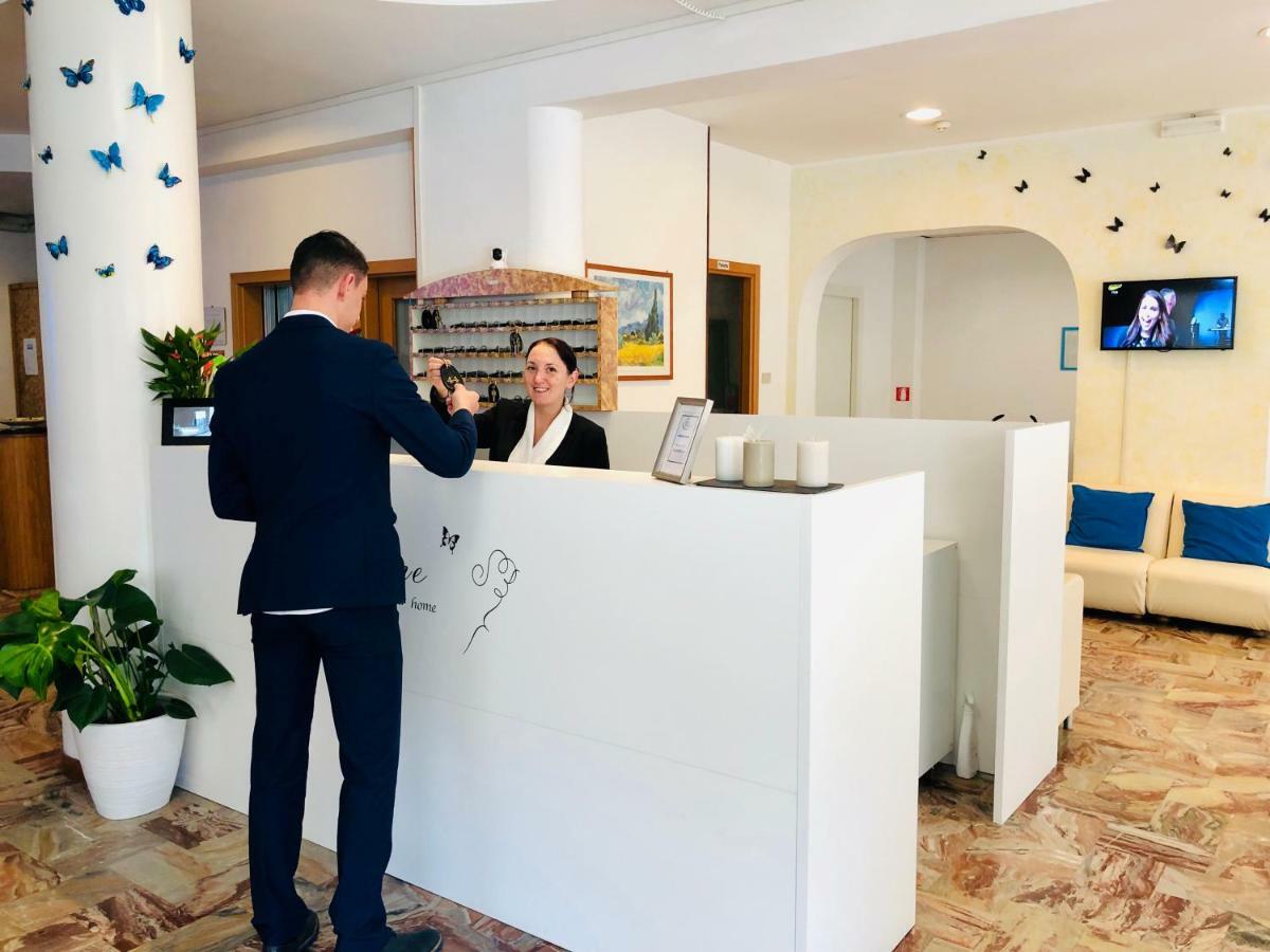 Hotel Niagara Riccione Eksteriør billede